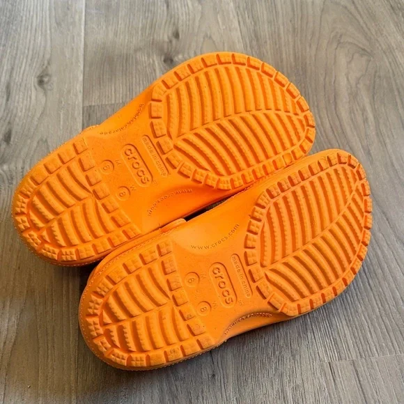 CROCS Kids Vibrant Orange Sandals - Picture 2 of 8